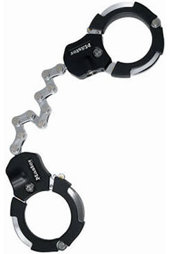 Master Lock 22’’ 9-Link Street Cuffs Lock